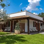 Con Piscina - Il Giardino Di Jo Villa Minervino di Lecce